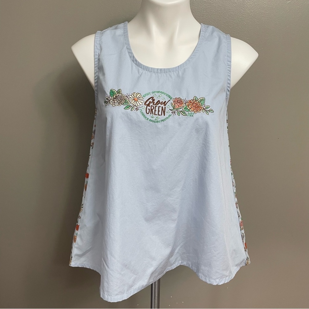 Disney women’s small Epcot Flower Garden Festival 2022 Grow Green Gardening Art